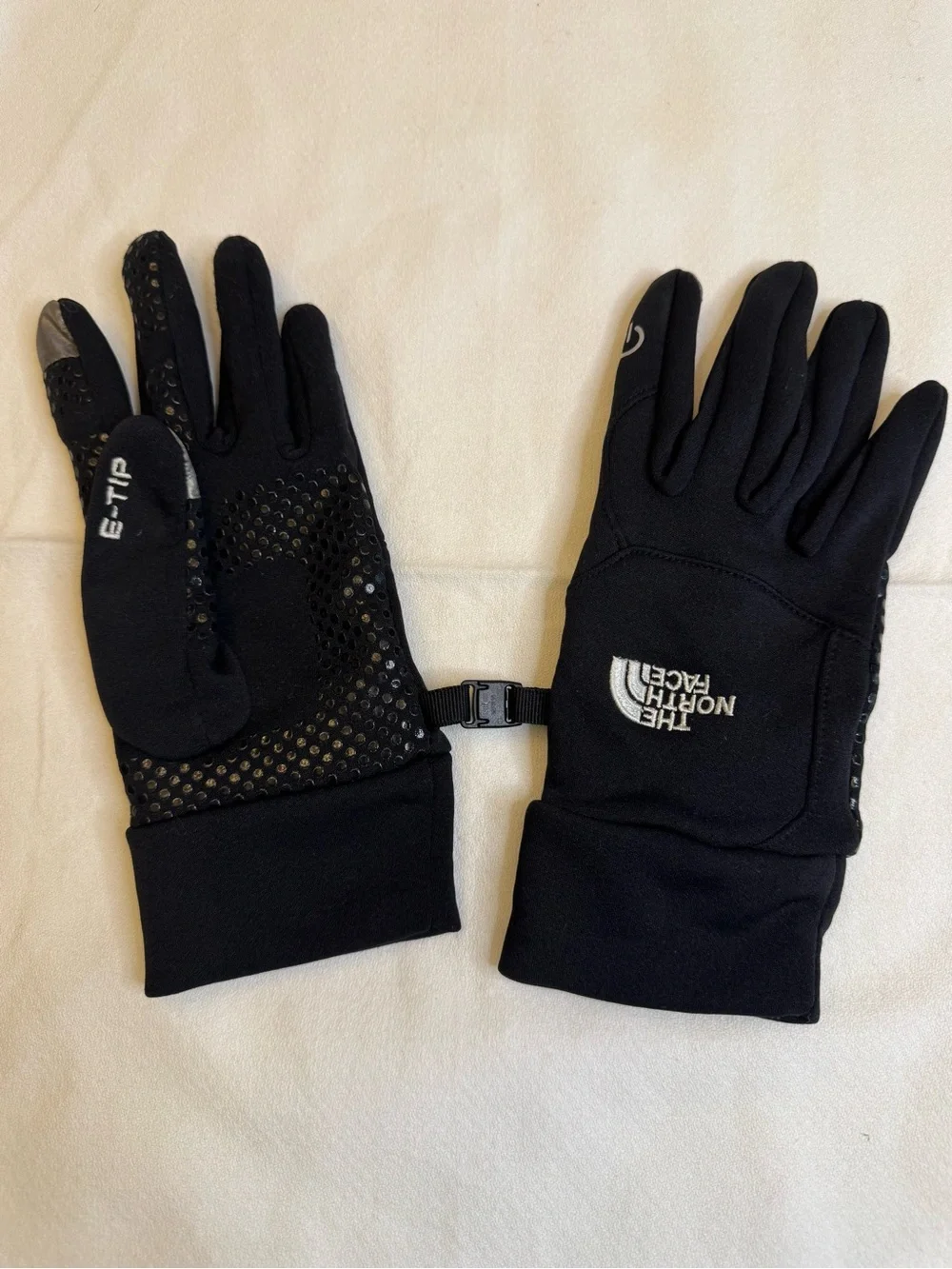 The North Face Women's S Black Etip Recycled Touchscreen Grip Fleece Gloves